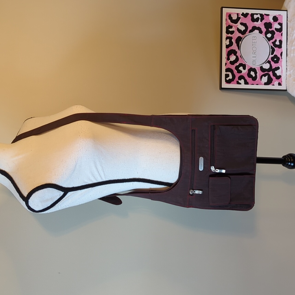 Baggallini crossbody bag